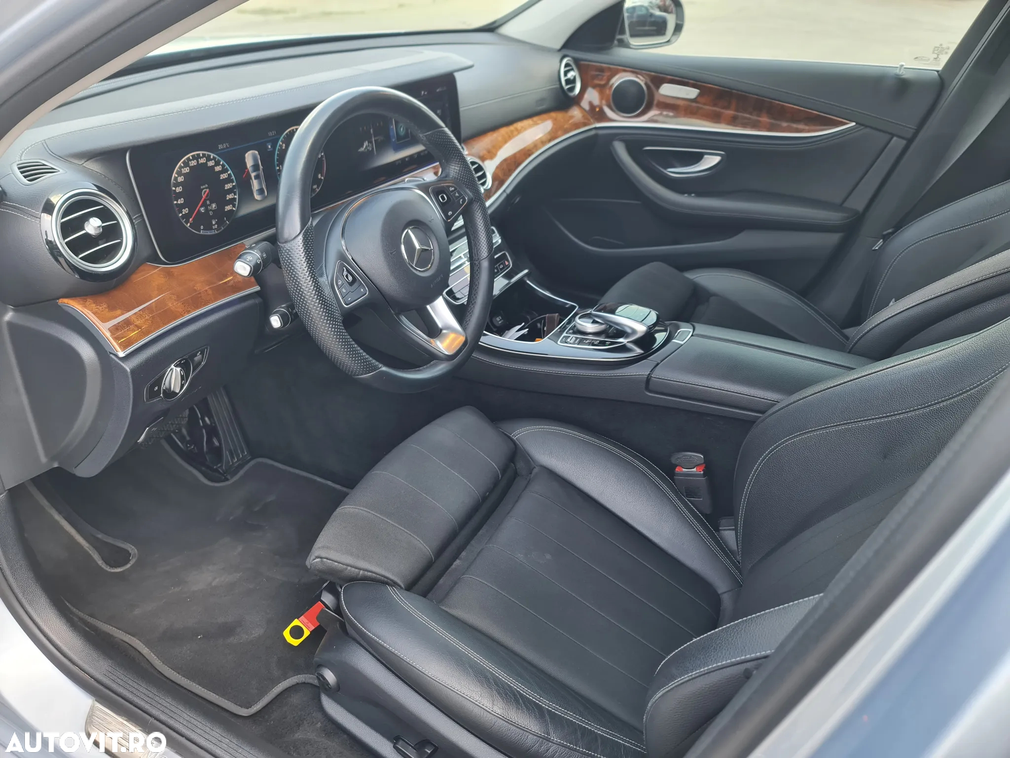 Mercedes-Benz E 220 d T 9G-TRONIC - 9