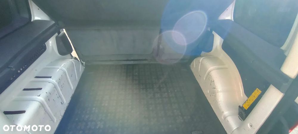 Volkswagen Caddy - 13