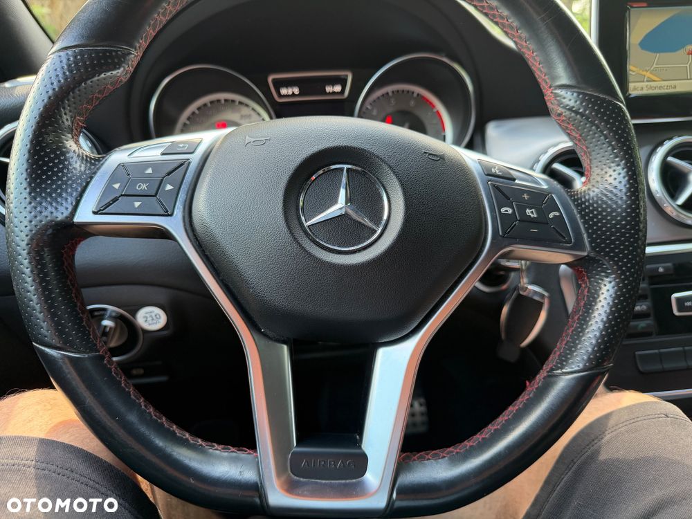 Mercedes-Benz GLA 200 AMG Line - 18
