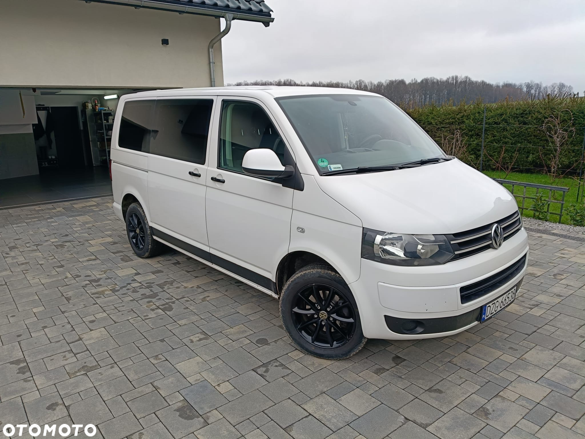 Volkswagen Caravelle - 3