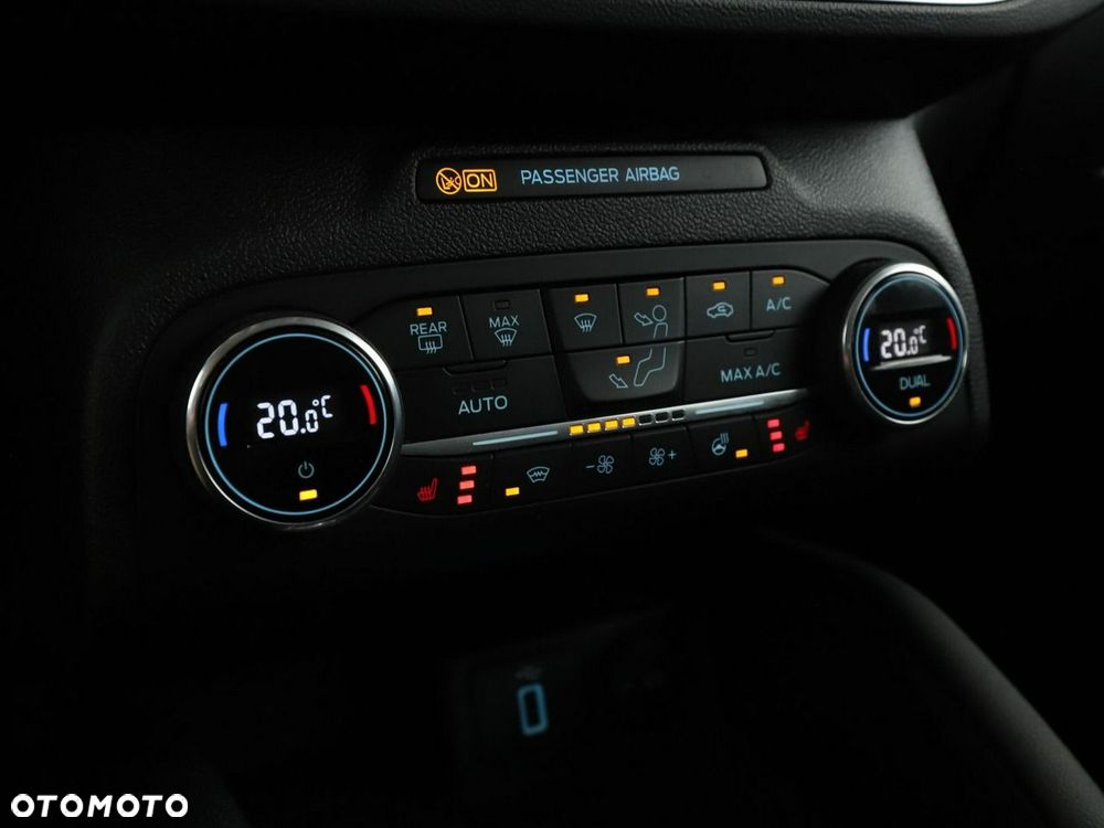 Ford Focus 1.5 EcoBlue Start-Stopp-System TITANIUM - 27
