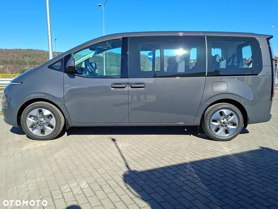 Hyundai Staria 1.6 T-GDI HEV Smart VIP - 6