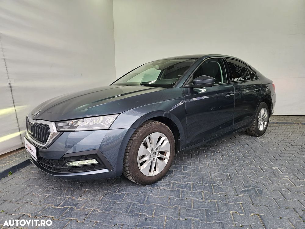 Skoda Octavia 2.0 TDI DSG Ambition - 1