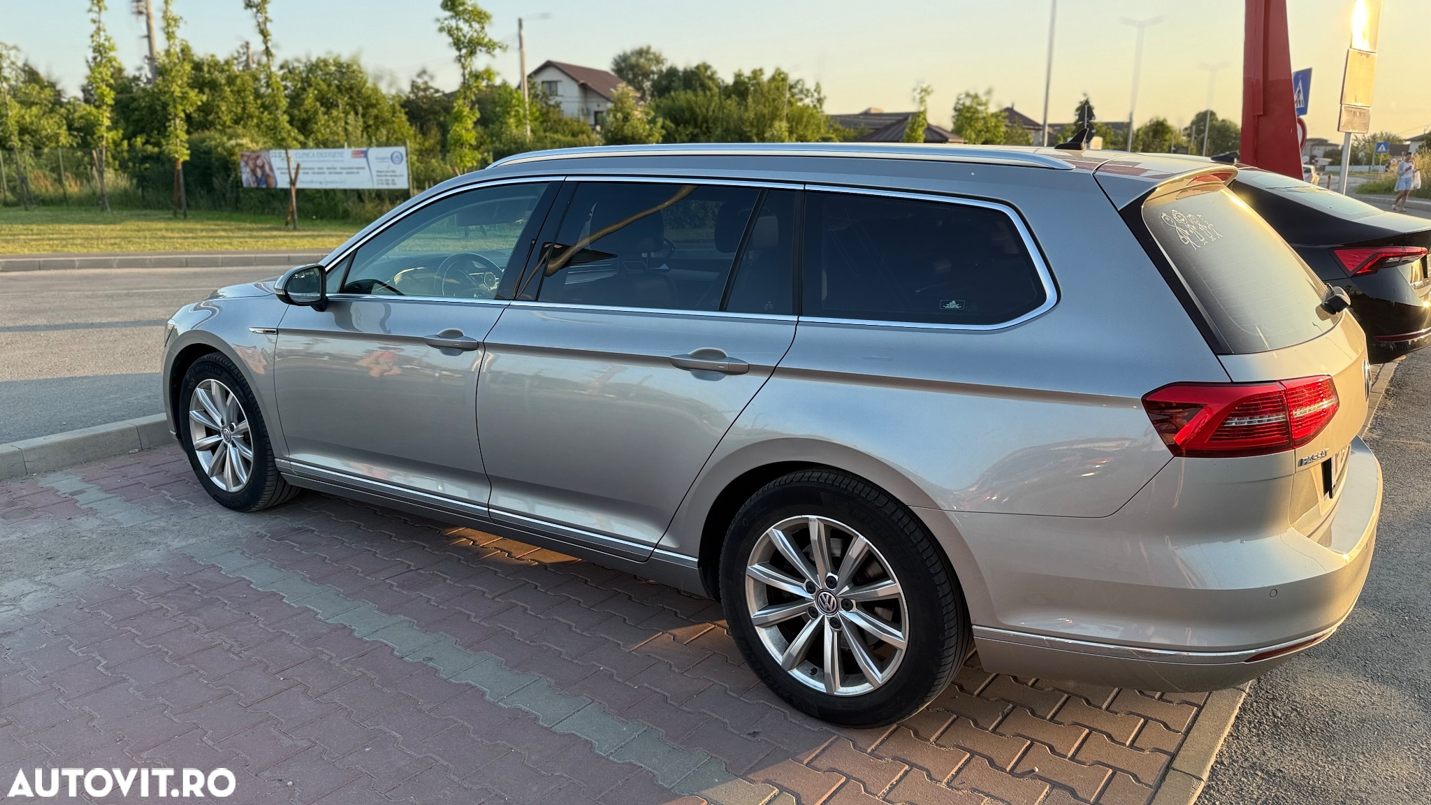 Volkswagen Passat Variant 2.0 TDI DSG 4Motion Highline - 2