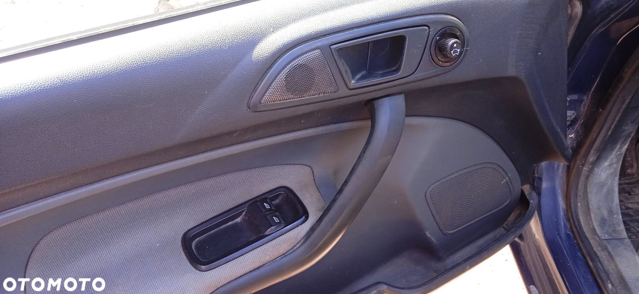 Boczki drzwi panel szyb lusterek Ford Fiesta MK7 3D - 1