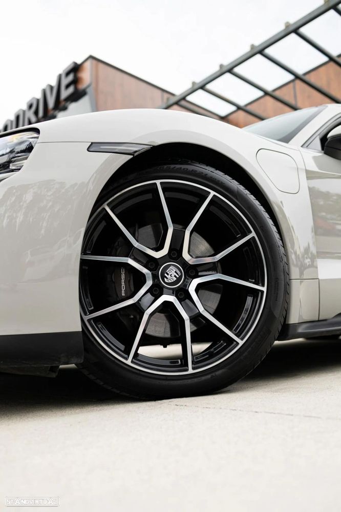 Porsche Taycan Sport Turismo - 43