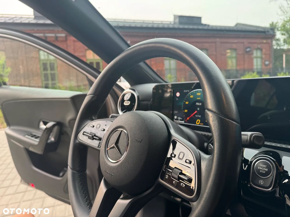 Mercedes-Benz Klasa A 220 4-Matic Progressive 7G-DCT - 17