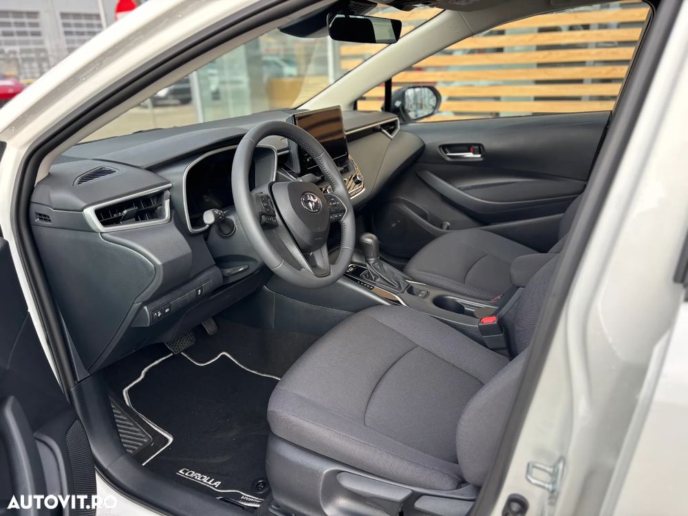 Toyota Corolla Sedan 1.8 HSD Eco - 9