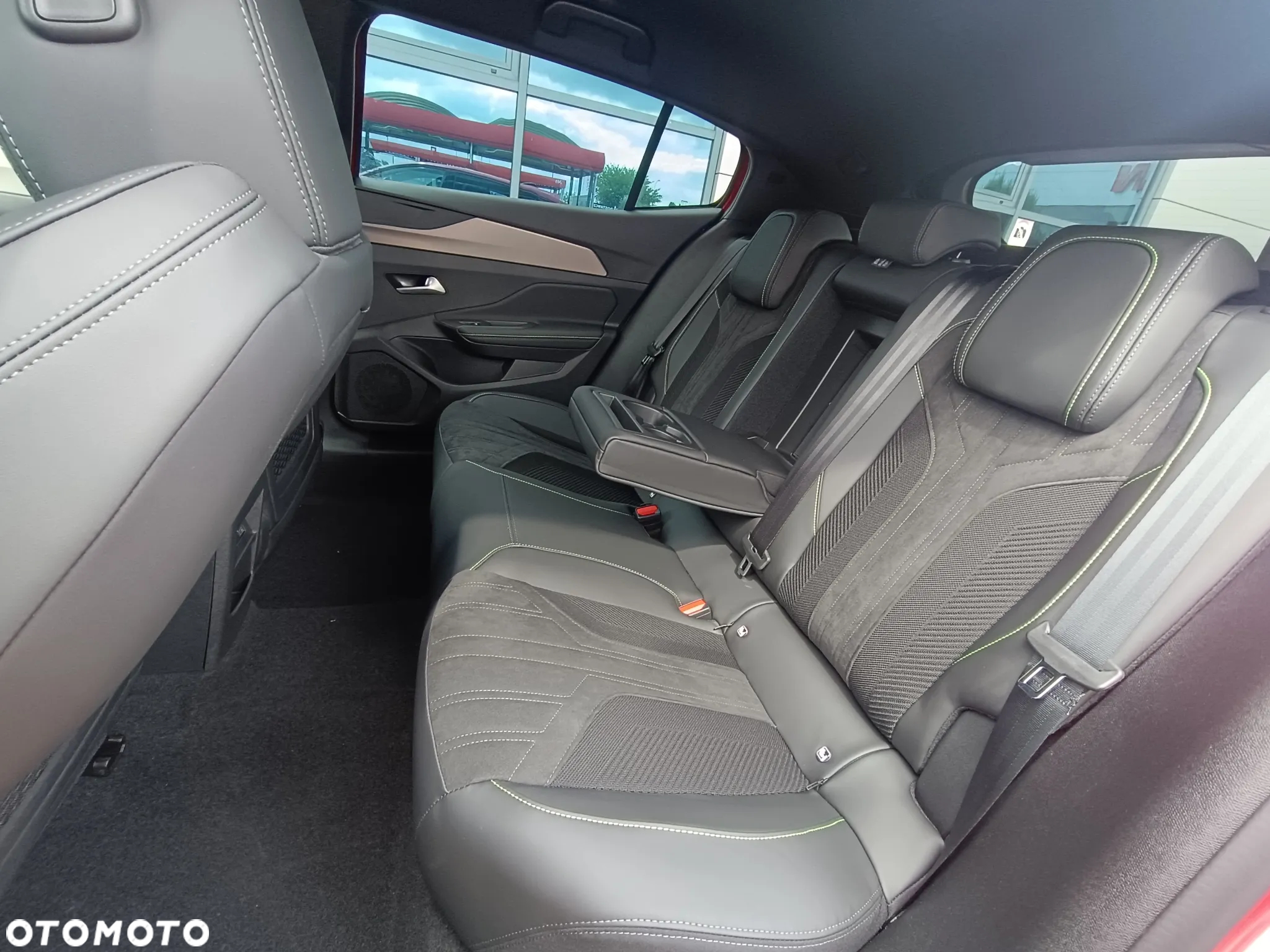 Peugeot 408 1.2 PureTech mHEV GT S&S e-DSC6 - 20