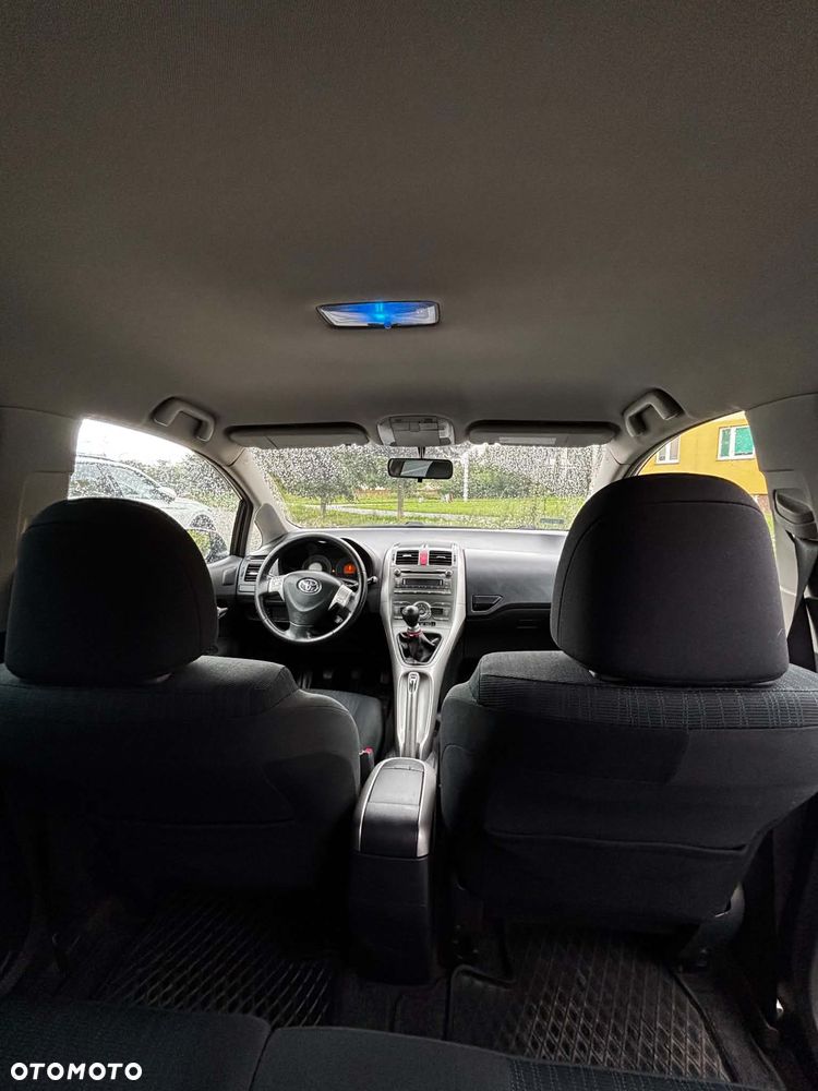 Toyota Auris 1.6 VVT-i Premium - 11