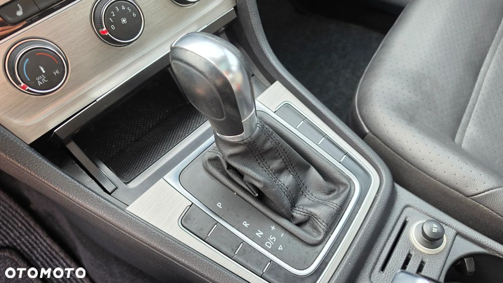 Volkswagen Golf - 20