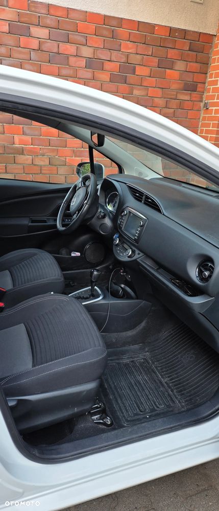 Toyota Yaris Hybrid 100 Premium EU6 - 9