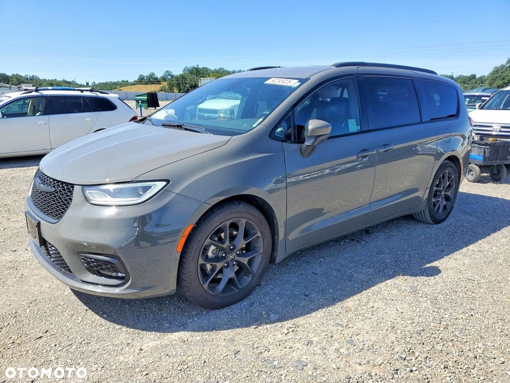Chrysler Pacifica - 1