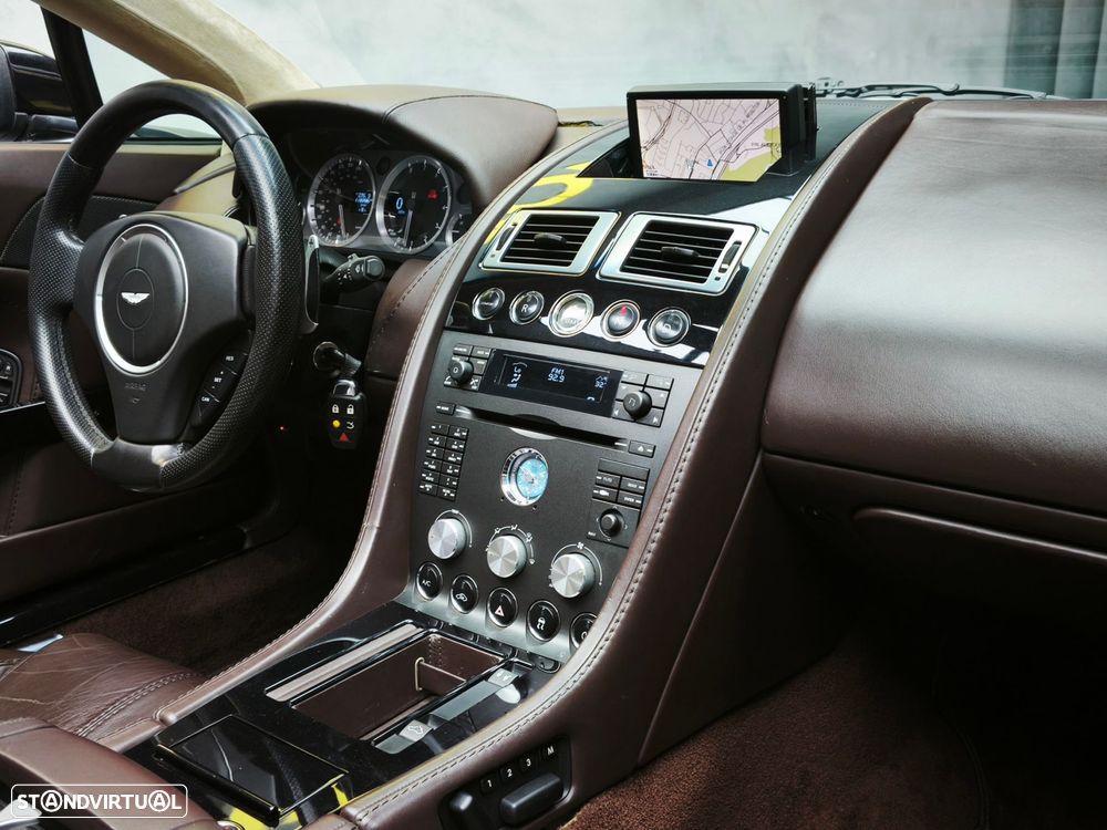 Aston Martin Vantage Roadster Sportshift - 16
