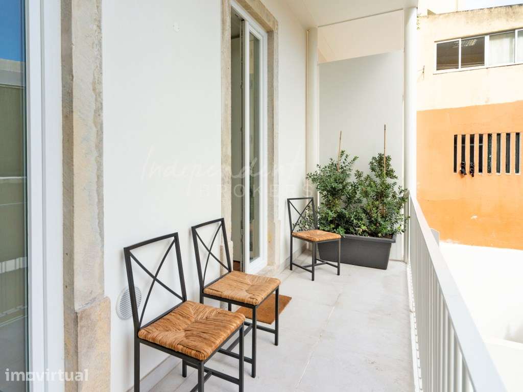 APARTAMENTO T2 MOBILADO E EQUIPADO [CAMPO DE OURIQUE] - Grande imagem: 2/18