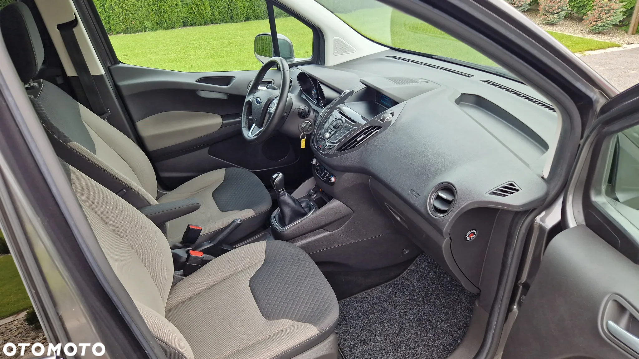 Ford Tourneo Courier 1.0 EcoBoost Titanium - 9