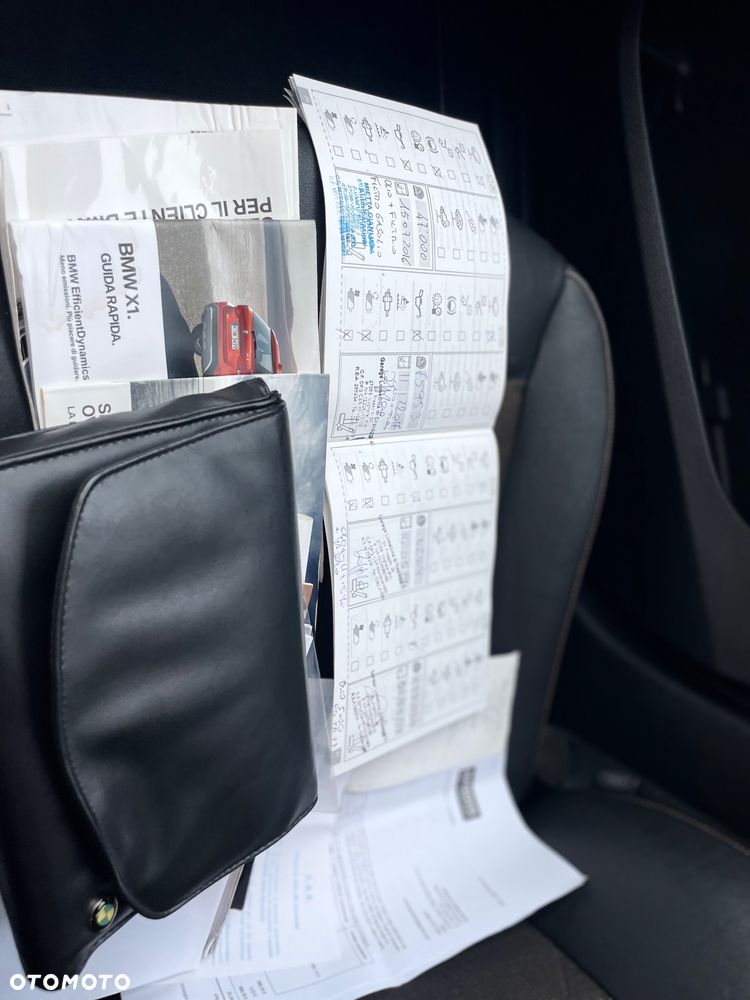 BMW X1 sDrive18d xLine - 35