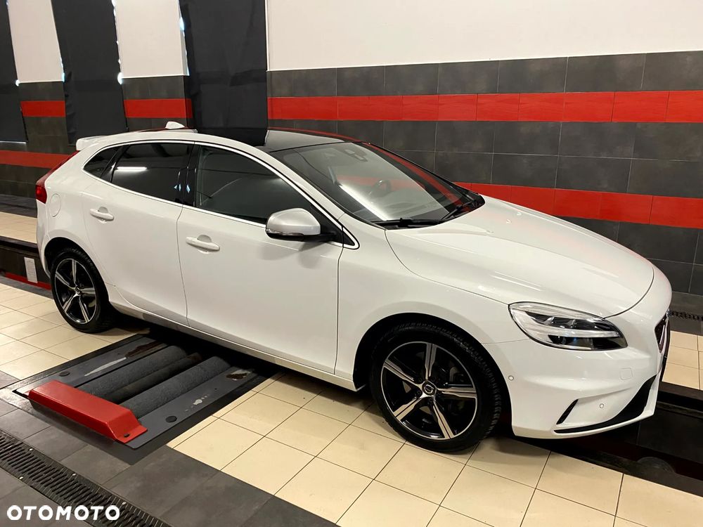 Volvo V40 D3 Drive-E R-Design Momentum - 5
