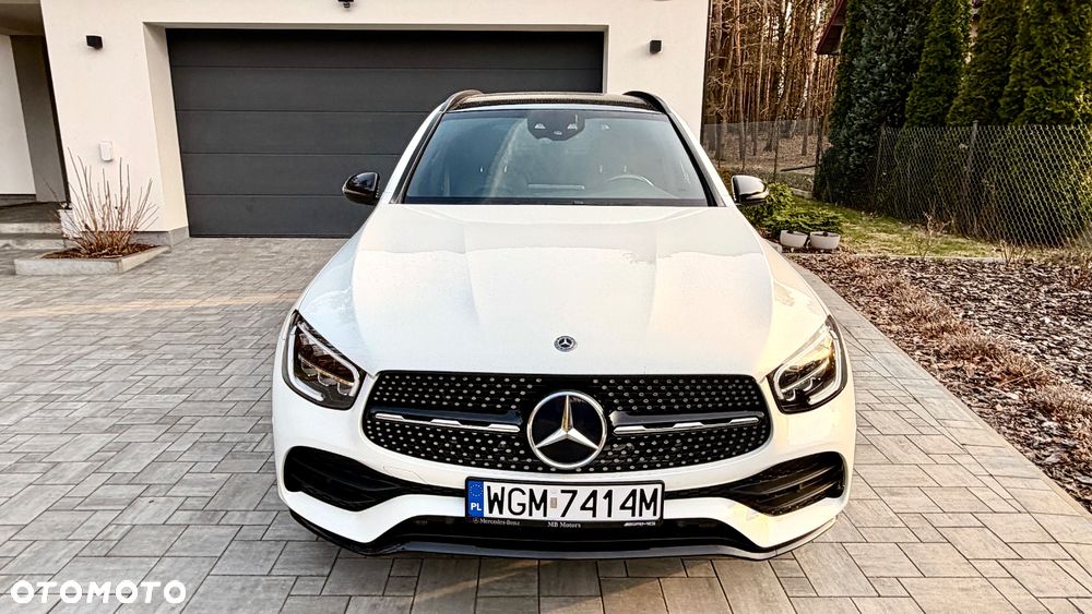 Mercedes-Benz GLC 300 4Matic 9G-TRONIC AMG Line Plus - 10