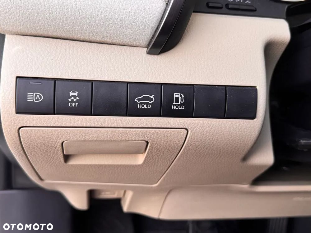 Toyota Camry Business Edition - 17