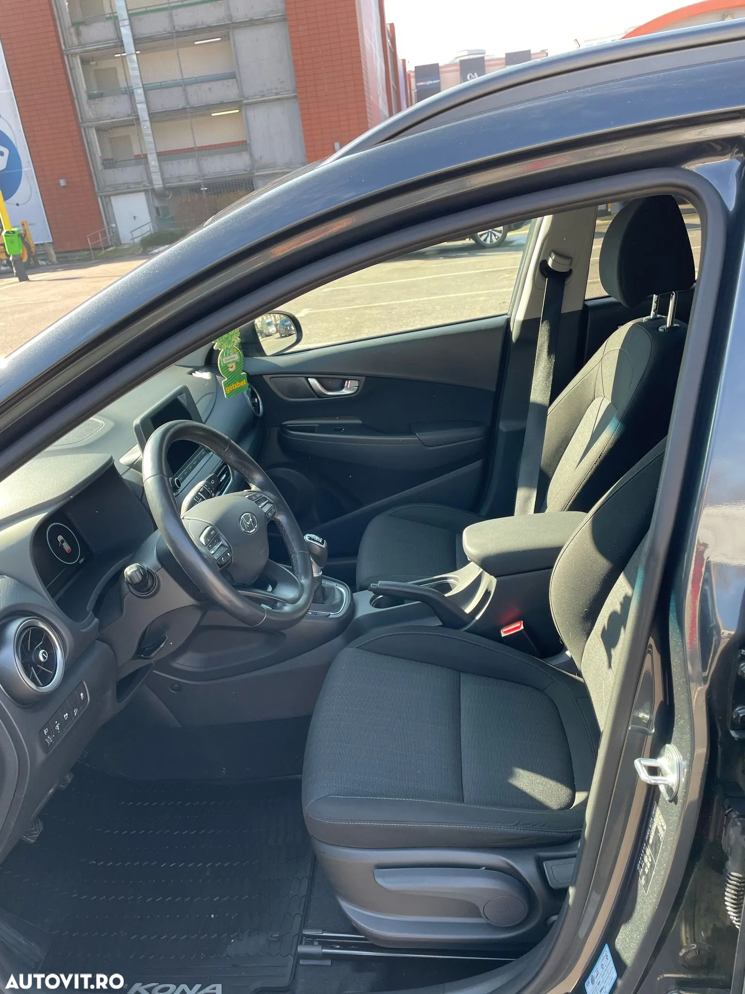 Hyundai KONA - 3