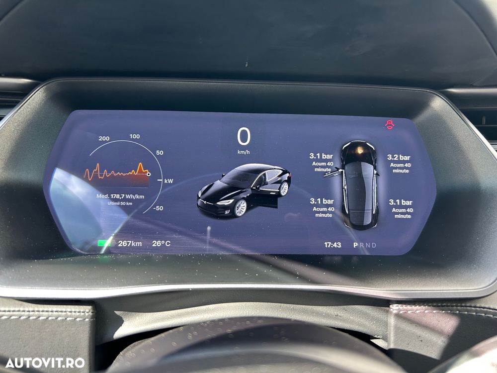 Tesla Model S - 26
