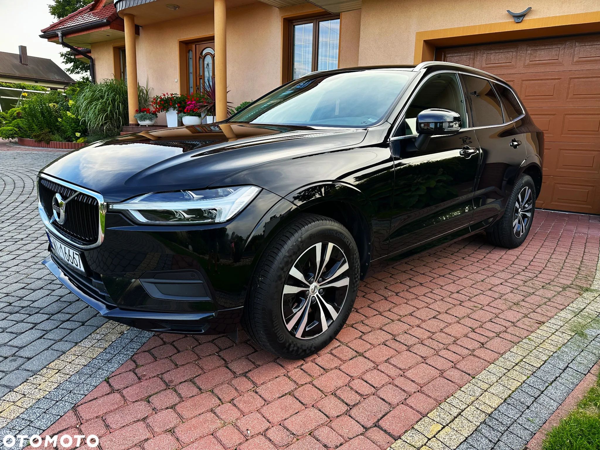 Volvo XC 60 D4 Momentum Pro - 1