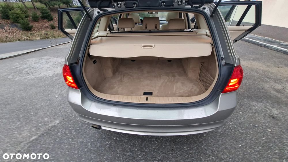 BMW Seria 3 318i Edition Exclusive - 8