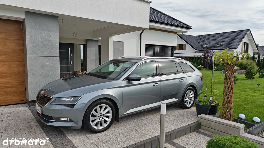 Skoda Superb 2.0 TDI DSG Premium Edition - 20