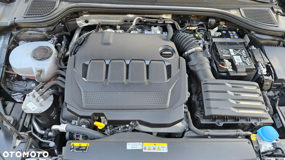 Volkswagen Golf - 28