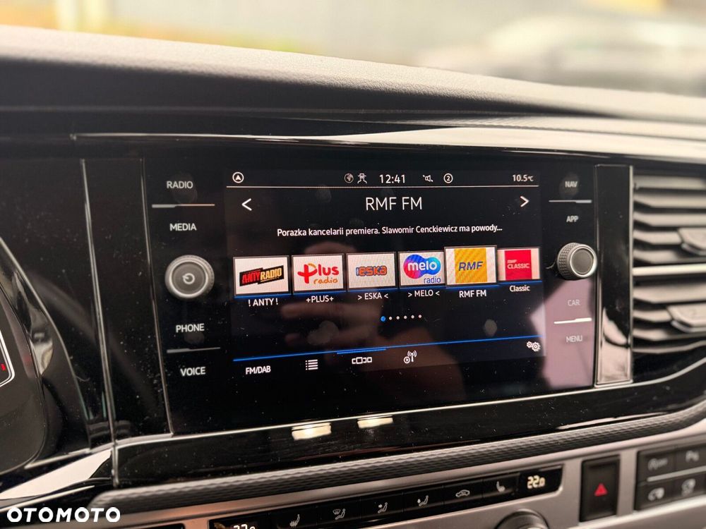 Volkswagen Caravelle 2.0 TDI L1 Comfortline DSG - 24