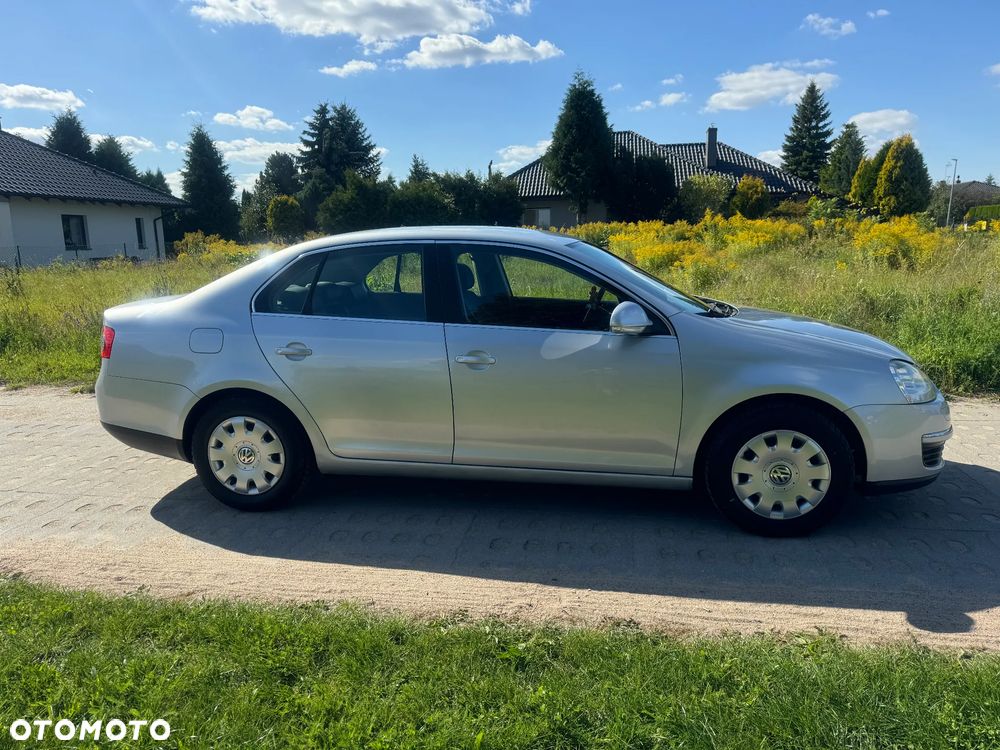 Volkswagen Jetta 1.9 TDI Trendline - 4