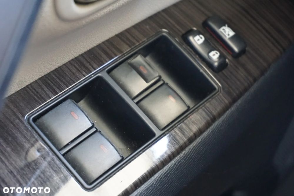 Toyota Avensis 1.8 Style - 30