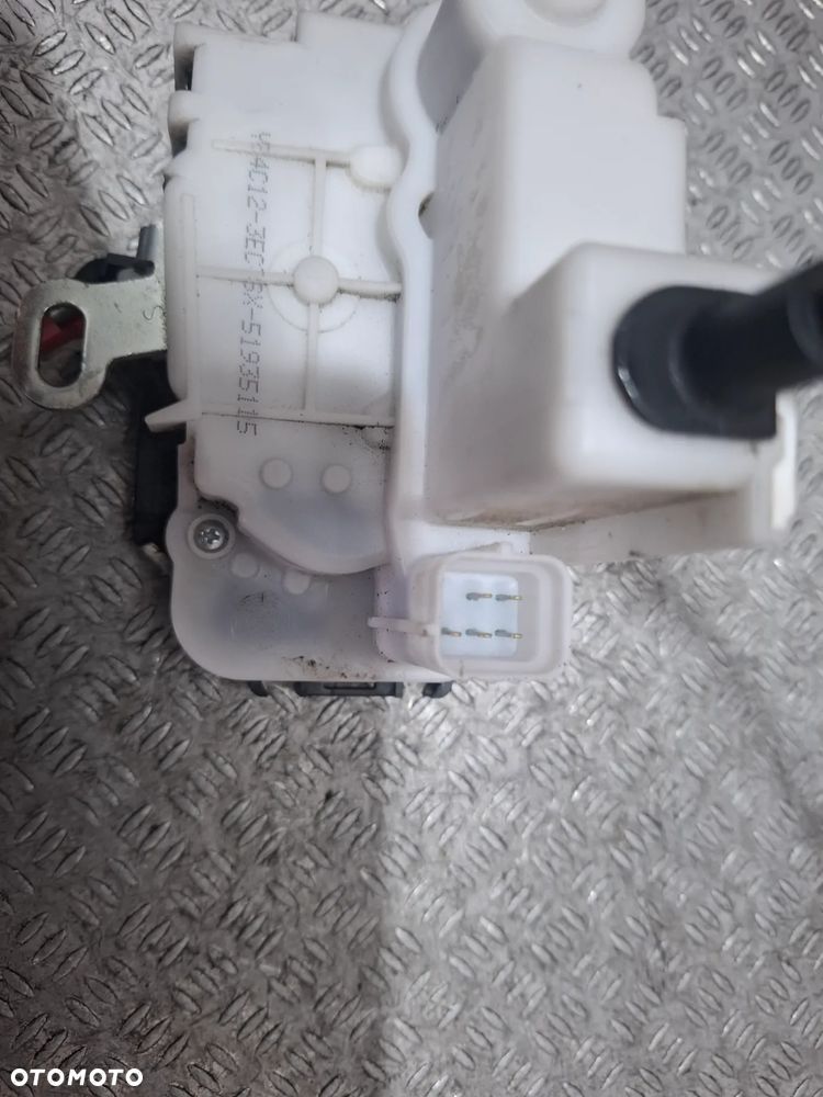 Zamek drzwi lewych Fiat 500 2024 rok lift nr 51935115 - 4