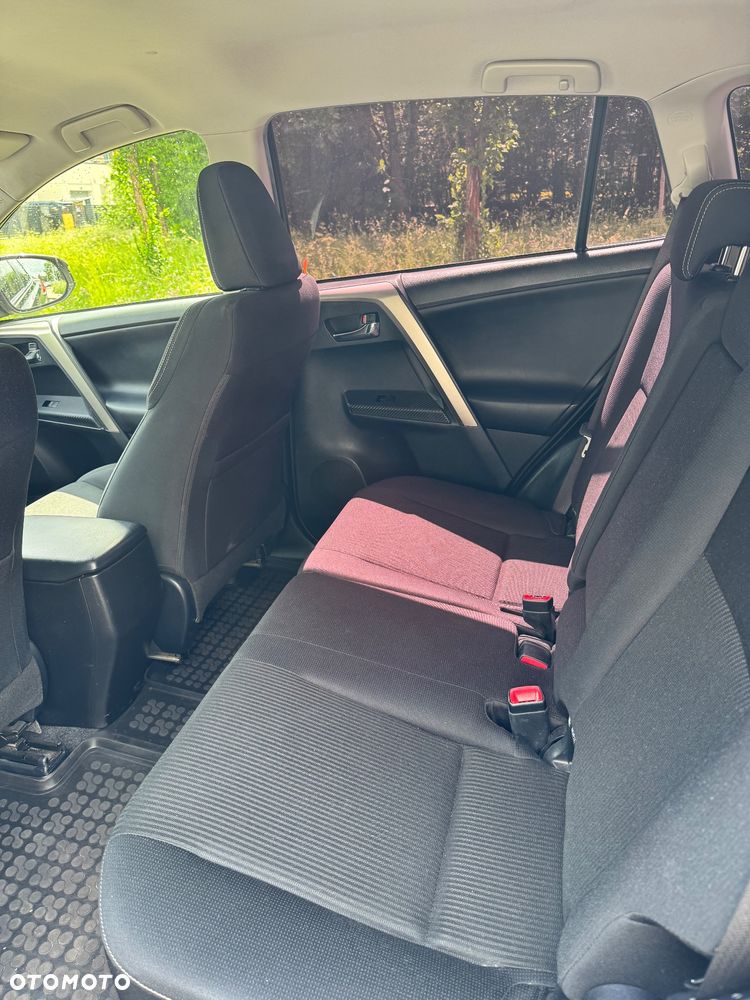 Toyota RAV4 2.0 D-4D Active 4x2 - 7