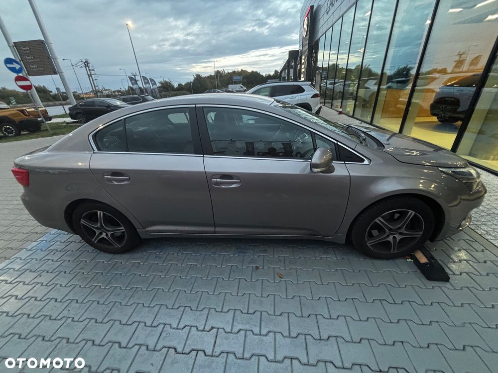 Toyota Avensis 2014 photo 3
