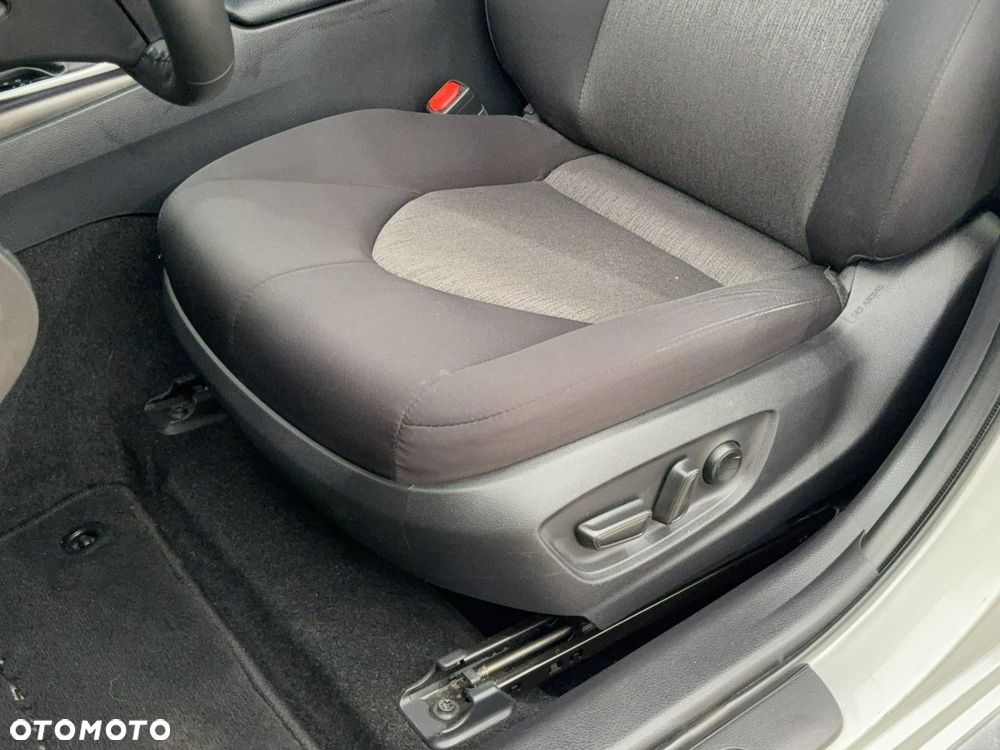 Toyota Camry - 18