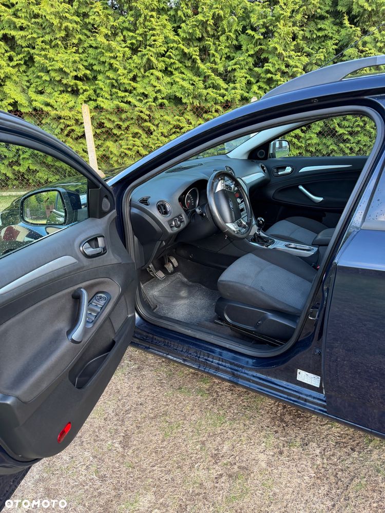 Ford Mondeo 2.0 TDCi Ambiente - 14