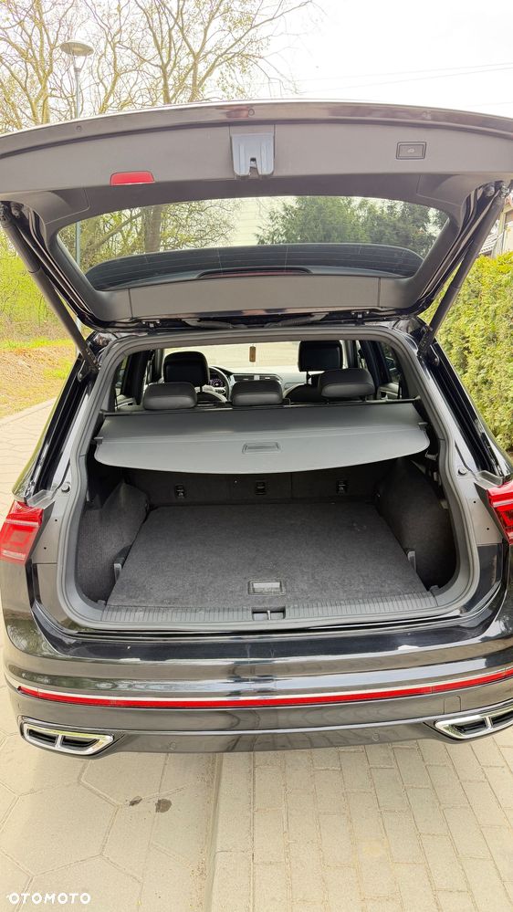 Volkswagen Tiguan 2.0 TDI SCR 4MotION DSG R-Line - 17