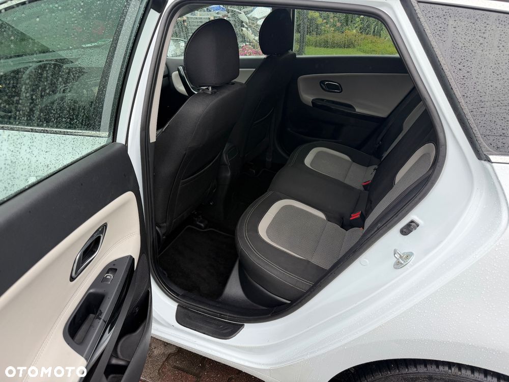 Kia Ceed 1.6 GDI ISG Dream-Team Edition - 32