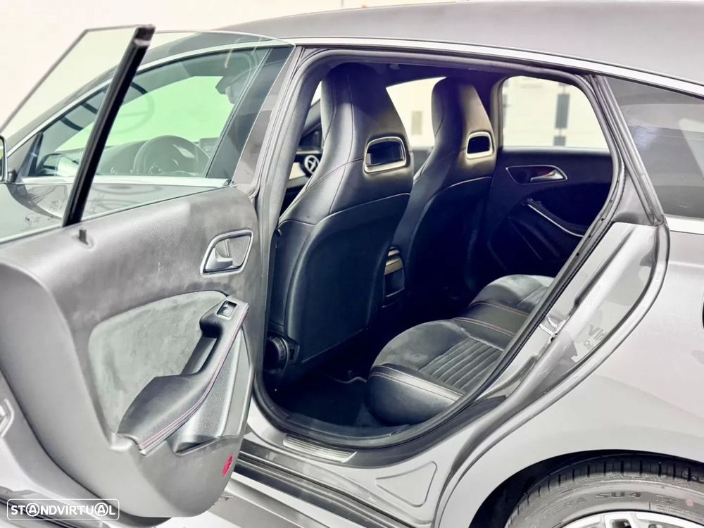 Mercedes-Benz CLA 180 d Shooting Brake AMG Line Aut. - 44