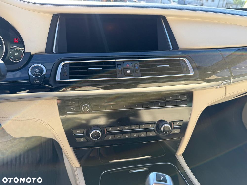 BMW Seria 7 740d - 12