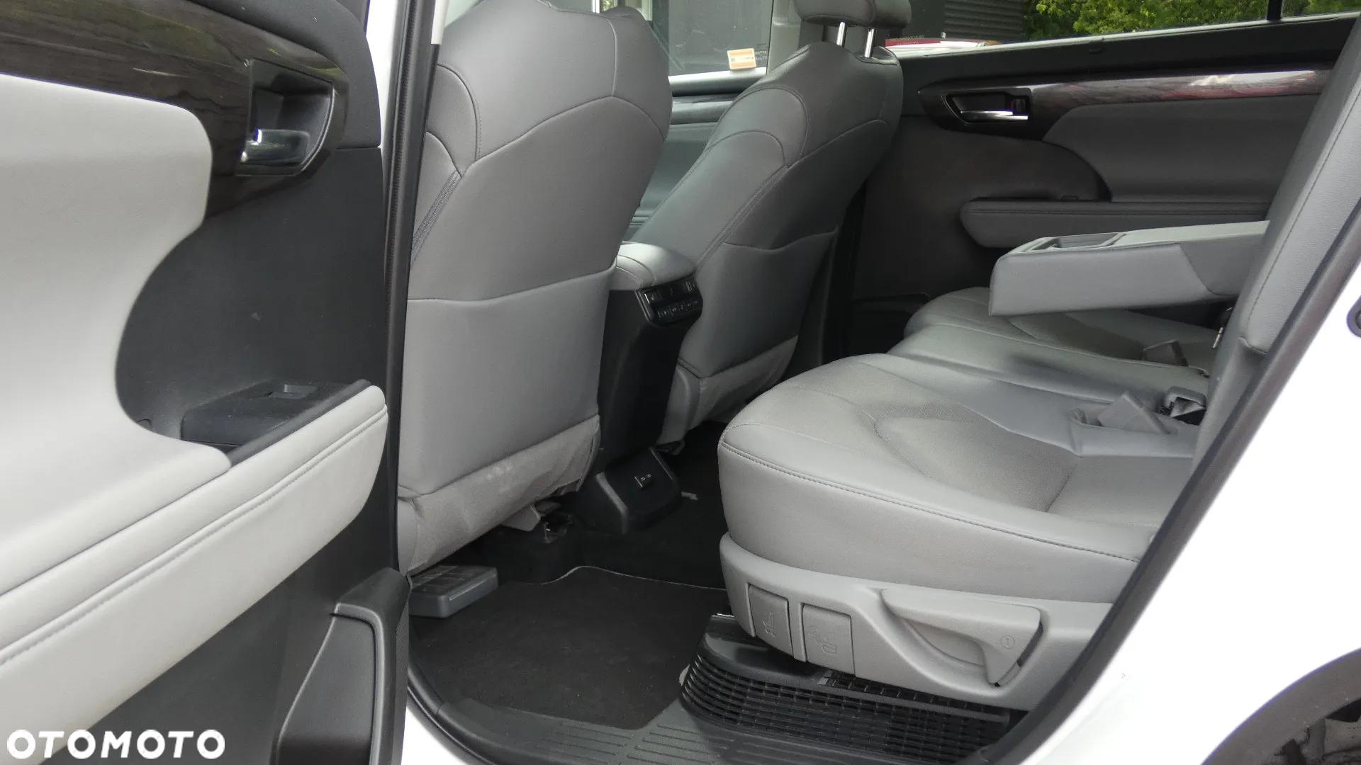 Toyota Highlander 2.5 Hybrid Executive - 9