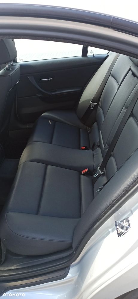 BMW Seria 3 320d - 29
