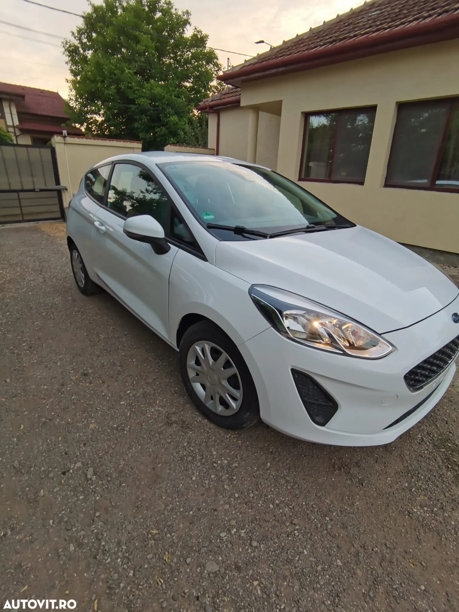 Ford Fiesta 1.1 S&S TREND - 4