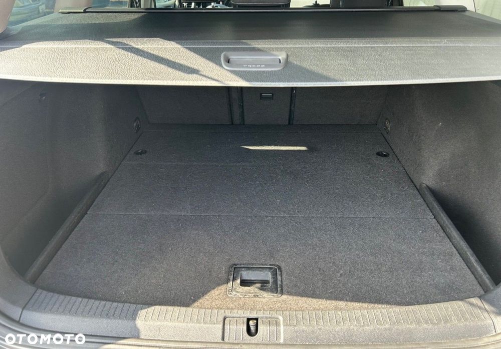 Volkswagen Golf - 16