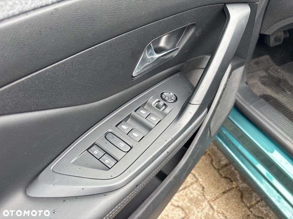 Peugeot 308 1.2 PureTech Allure S&S EAT8 - 12