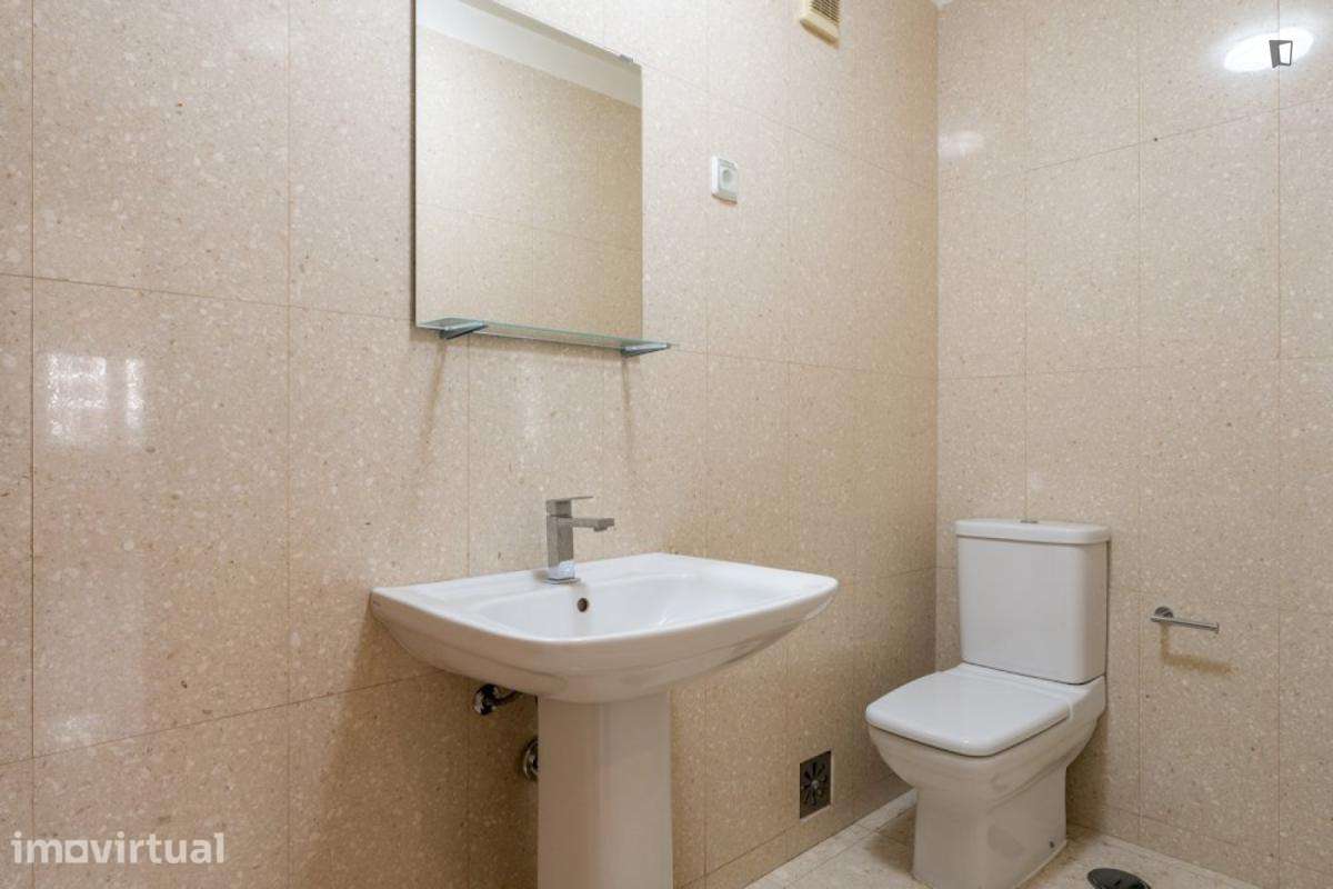Quarto - localizado em Oeiras Lisbon - Grande imagem: 2/31