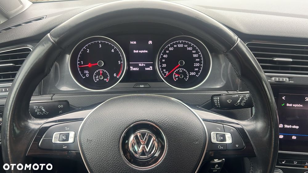 Volkswagen Golf - 8