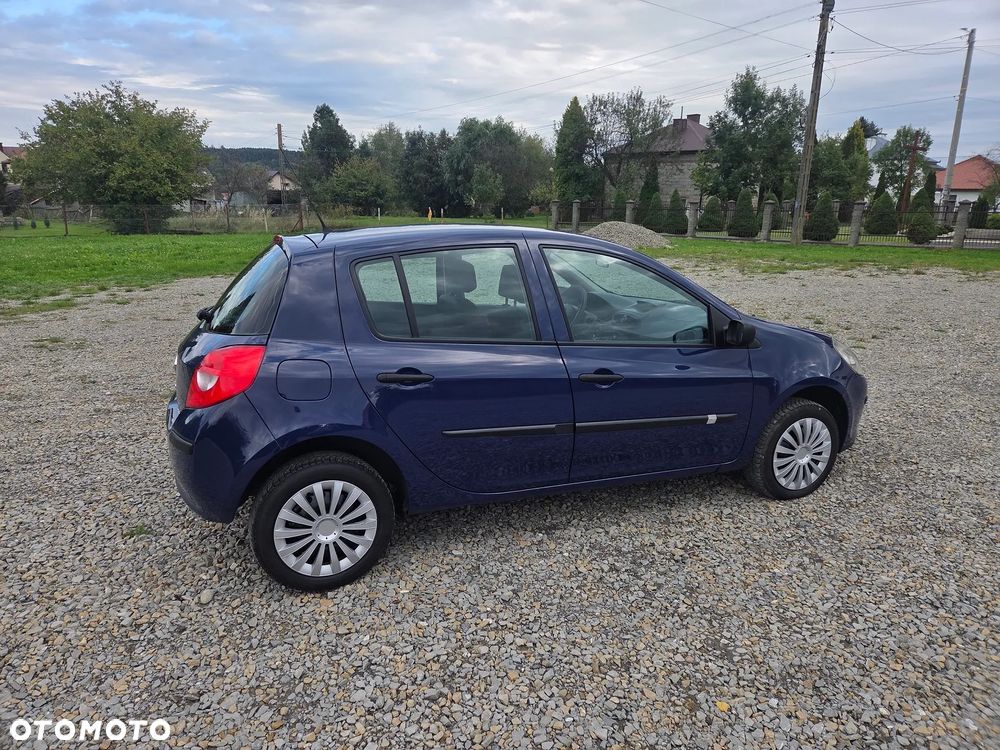 Renault Clio 1.2 16V Authentique - 4